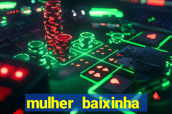 mulher baixinha transando com homens altos